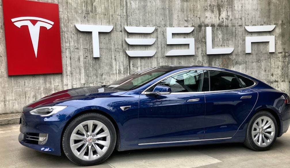 Looking After a Tesla's Paint